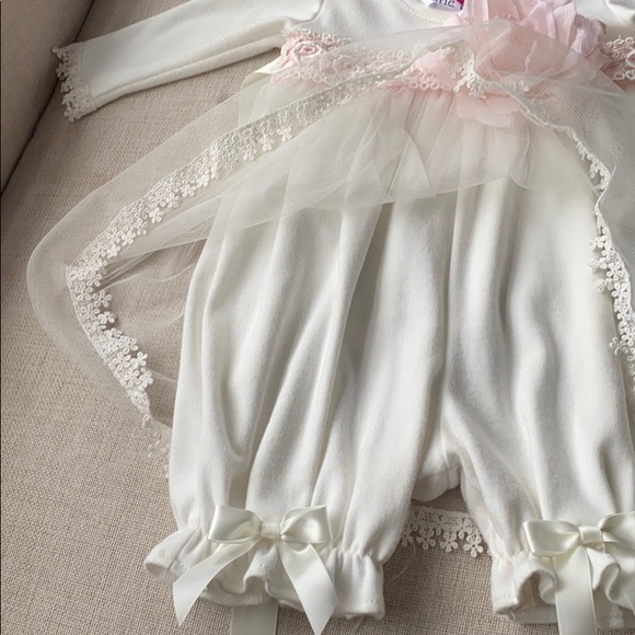 Baby girl lace overlay outfit - Picture 8 of 8